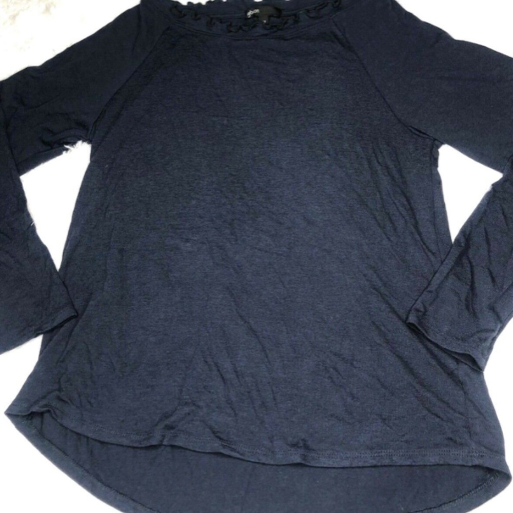 Gibson Ruffled Edge Raglan Pullover Blouse - Picture 3 of 8